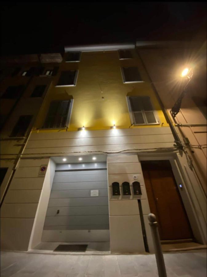 Luxury 1 Al Duomo Di Parma Apartment Bagian luar foto