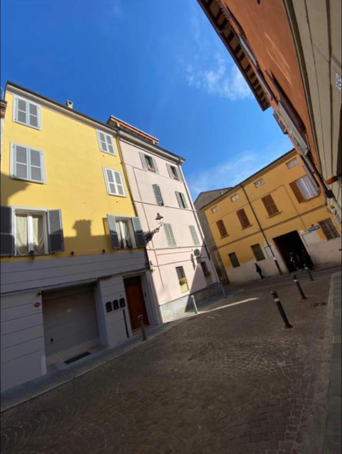 Luxury 1 Al Duomo Di Parma Apartment Bagian luar foto